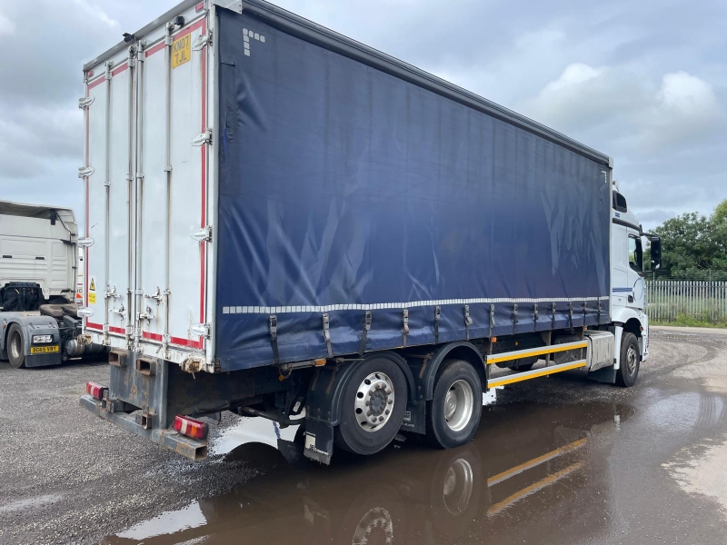 Vehicle Photo 4